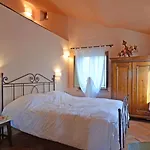 Terra San Raffaele 10&3, Emma Villa