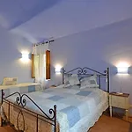 Villa Terra San Raffaele 10&3, Emma *